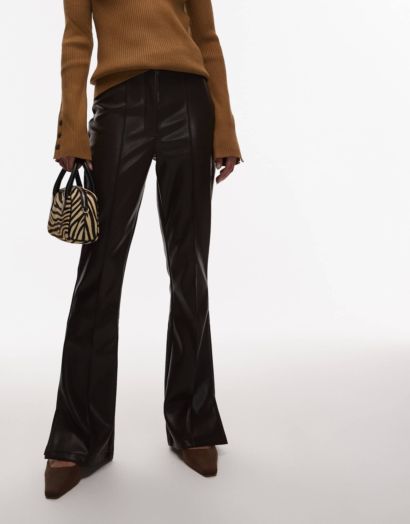 Узкие расклешенные брюки ASOS DESIGN leather look с защипами шоколадного цвета