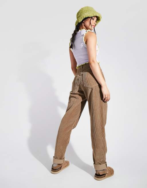ASOS DESIGN – Legere Mom-Jeans mit hohem Bund aus Cord in Biscuit, 2 von 4