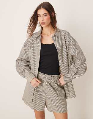ASOS DESIGN - Legeres Hemd in Schwarz-Weiß gestreift, Kombiteil-Bunt