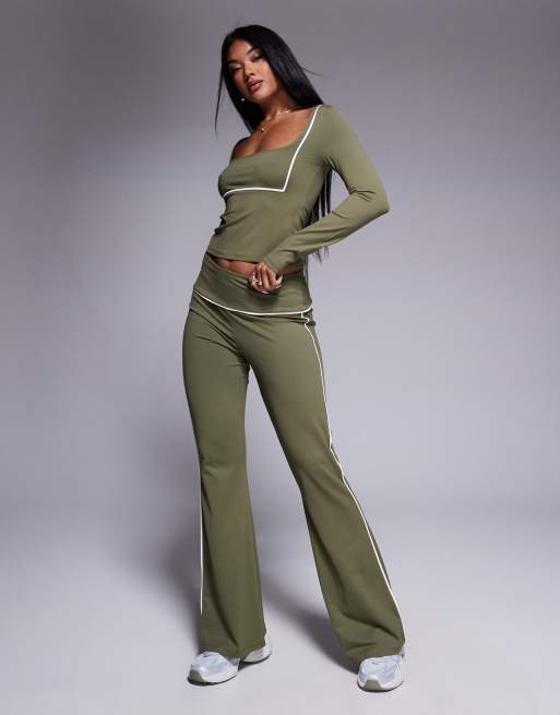 ASOS DESIGN - Leggings a zampa color oliva con profili a contrasto in coordinato