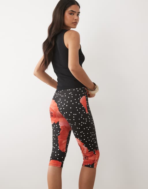 ASOS DESIGN - leggings capri de punto con estampado floral rojo, 2 de 5