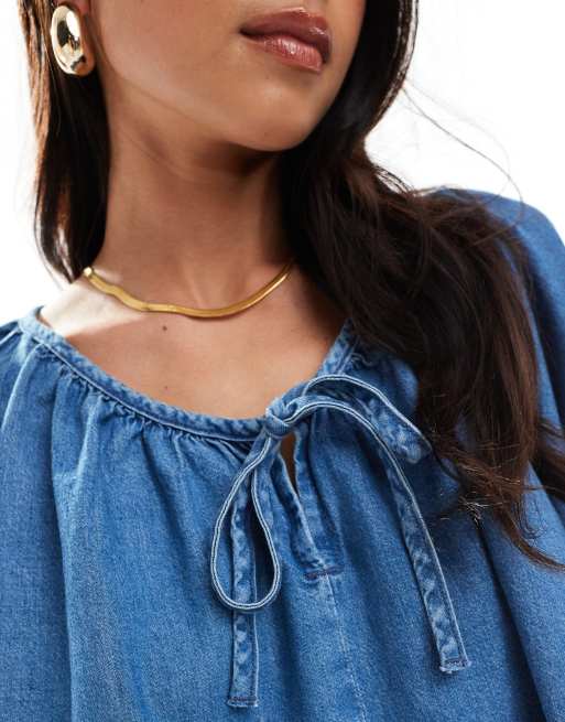 ASOS DESIGN – Leichtes Jeans-Oberteil in Mittelblau mit gebundener Vorderseite, 3 von 4