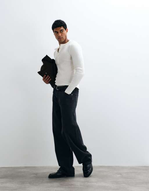 ASOS DESIGN leichtes Longsleeve im Muscle Fit mit Henley-Ausschnitt in Creme mit Struktur, 2 von 5
