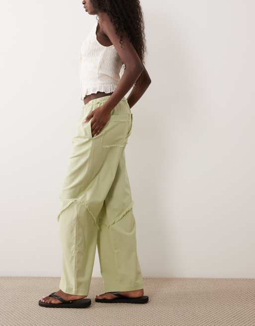 ASOS DESIGN Leinenmix Pull-on-Barrel-Leg-Hose mit offener Naht in Salbeigrün, 2 von 5