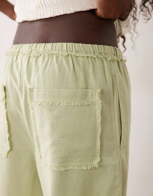 ASOS DESIGN Leinenmix Pull-on-Barrel-Leg-Hose mit offener Naht in Salbeigrün, 4 von 5