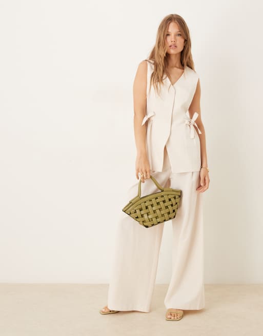 ASOS DESIGN – Leinenmix-Weste in Elfenbeinweiß mit seitlichem Bindedetail, Kombiteil, 3 von 4