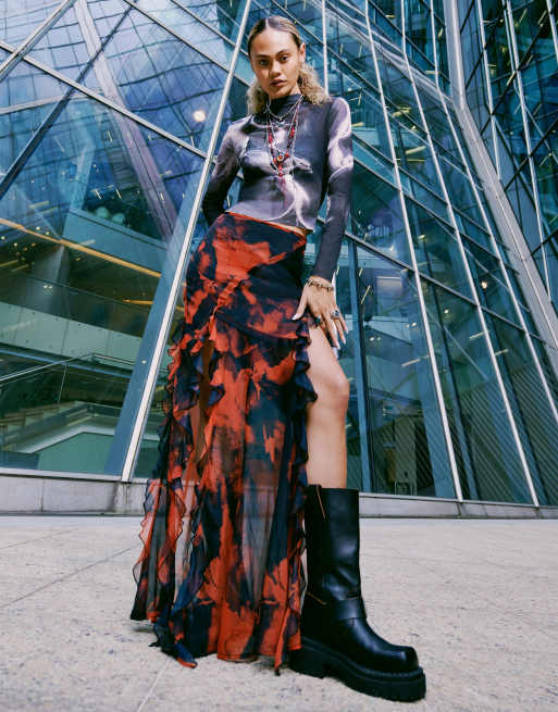 ASOS DESIGN – Lekka spódnica maxi z falbanką i rozcięciem z boku w rozmyty wzór
