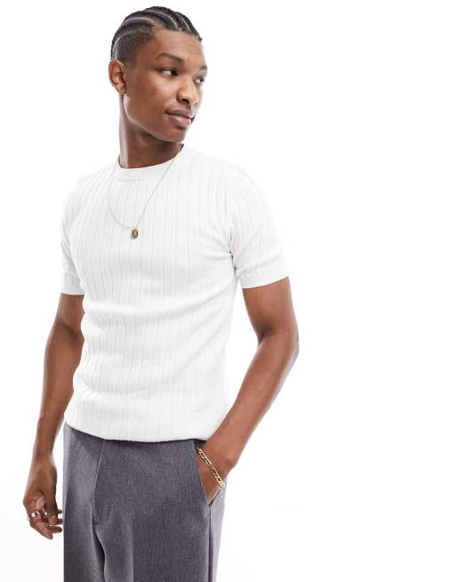 ASOS DESIGN – Lekki dzianinowy T-shirt o kroju podkreślającym sylwetkę w białym kolorze
