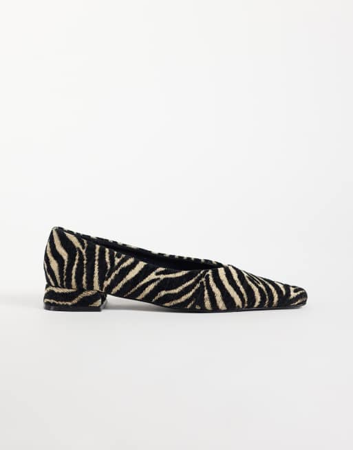 ASOS DESIGN Lemonade ballerina's met puntige neus in zebra, 4 van 4