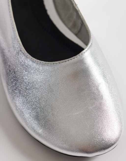 ASOS DESIGN – Lenza – Premium – Silverfärgade ballerinaskor i läder med hälrem, 4 av 4
