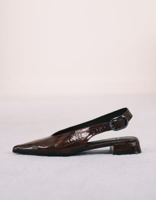 ASOS DESIGN - Leonora - Ballerinas in Kroko-Burgunderrot mit Fersenriemchen