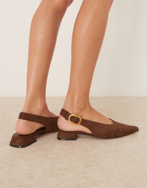 ASOS DESIGN - Leonora - Ballerine color cioccolato in camoscio sintetico con cinturino posteriore a pianta larga