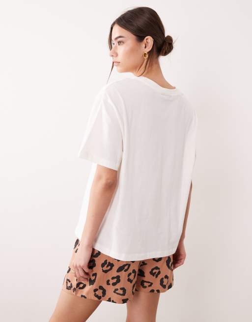 ASOS DESIGN – Leopardmönstrad pyjamas i oversize med T-shirt och shorts med "Hibernation"-tryck, 4 av 4