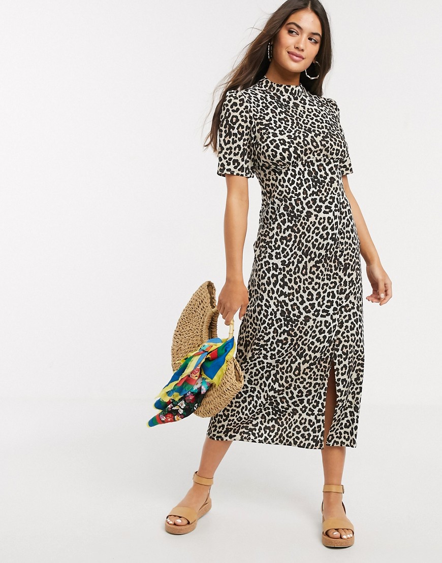ASOS DESIGN – Leopardmönstrad tea-klänning i midimodell med knappar och slits-Flerfärgad