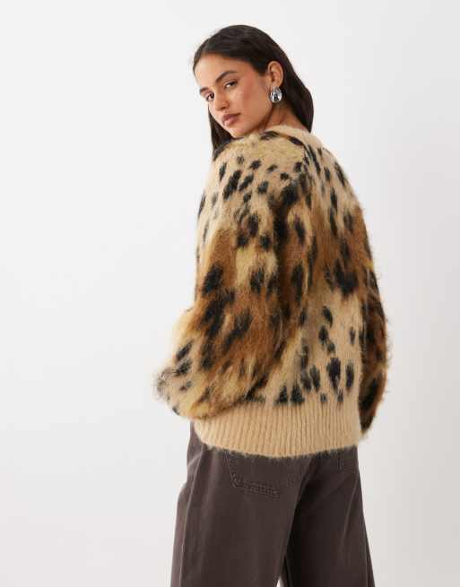 ASOS DESIGN leopardmönstrad tröja med rund halsringning i brun borstad kvalitet, 4 av 4