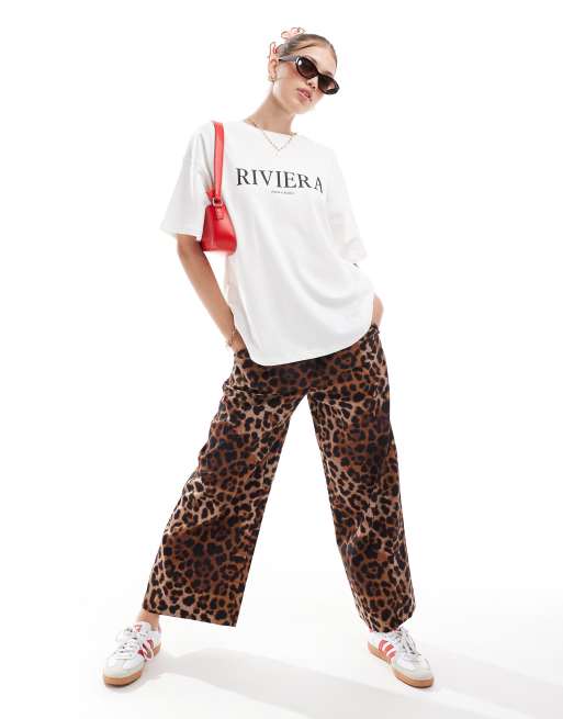 ASOS DESIGN – Leopardmönstrade, ankellånga byxor med elastisk midja
