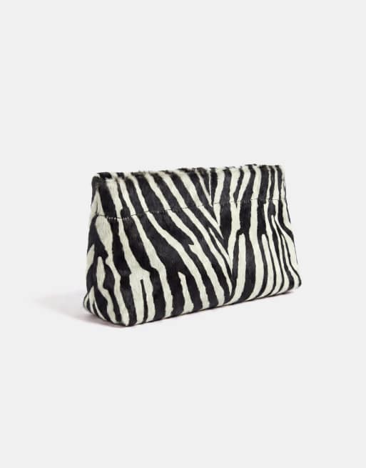 ASOS DESIGN leren elongated pouch handtas met zebra print, 6 van 8