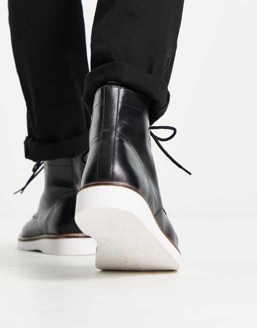 ASOS DESIGN - Leren laarzen met veters in zwart met witte slee-zool, 3 van 4