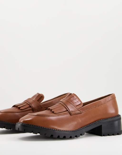 ASOS DESIGN - Leren loafers met hak en franjes in lichtbruin