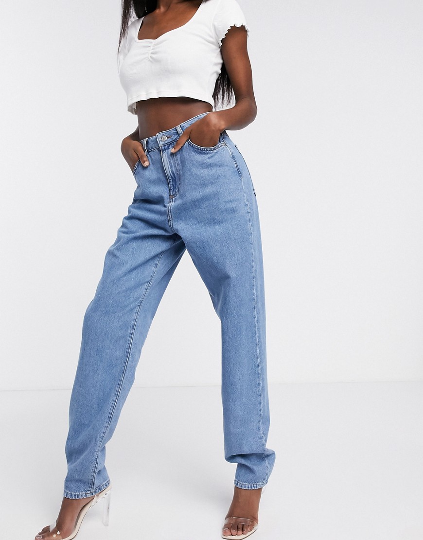 ASOS DESIGN - Lette løstsiddende mom-jeans i midwash-Blå
