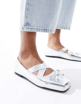 ASOS DESIGN - Leverage - Ballerinas in Silber mit eckiger Zehenpartie