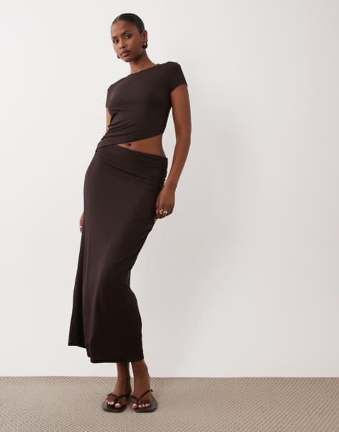 ASOS DESIGN - Licht geribbelde midi jurk met uitsnijding in chocoladebruin - view 1
