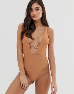ASOS DESIGN - Lieve - Body côtelé à anneau ultra brillant avec décolleté plongeant et coupe string à l'arrière - Beige