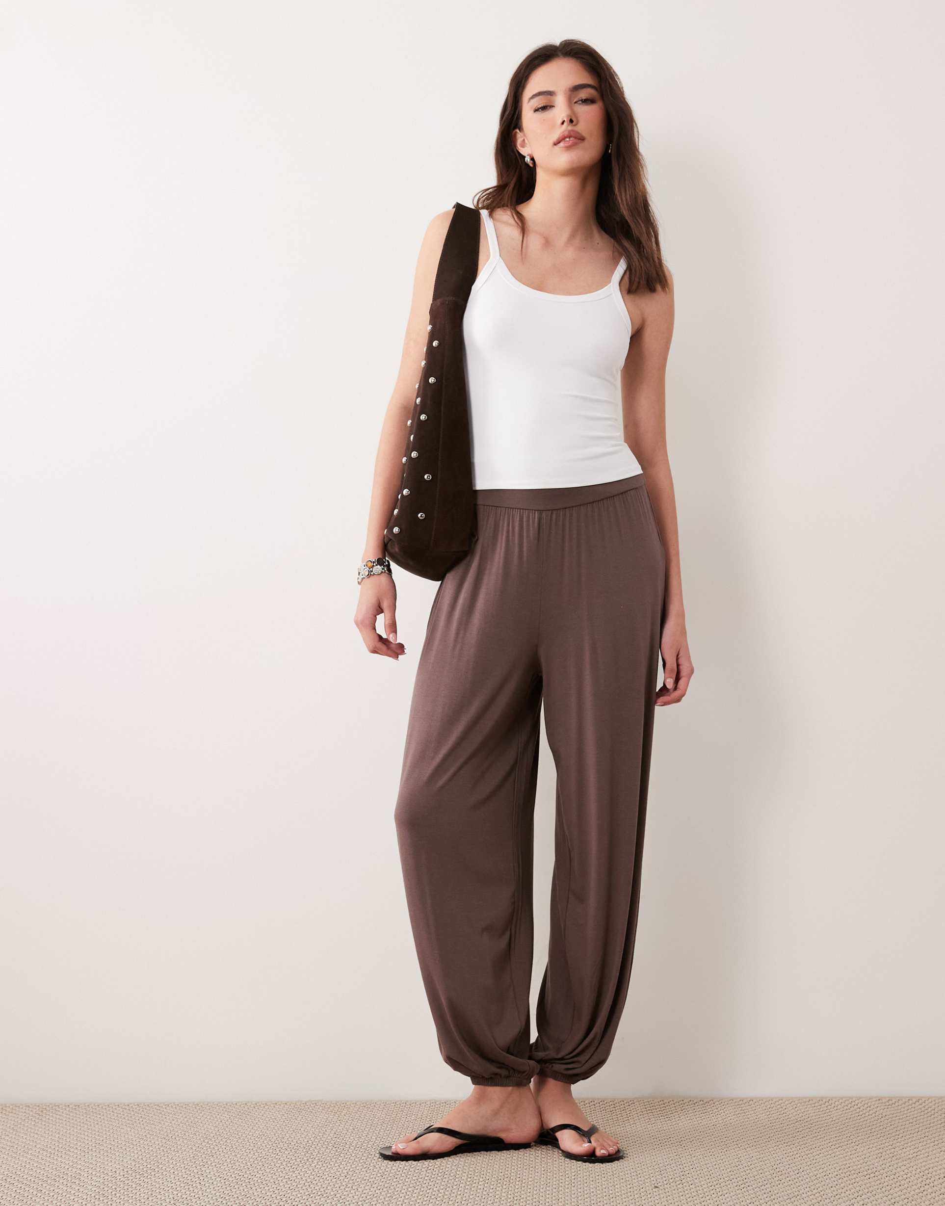 asos design lightweight jersey balloon leg pants in choc