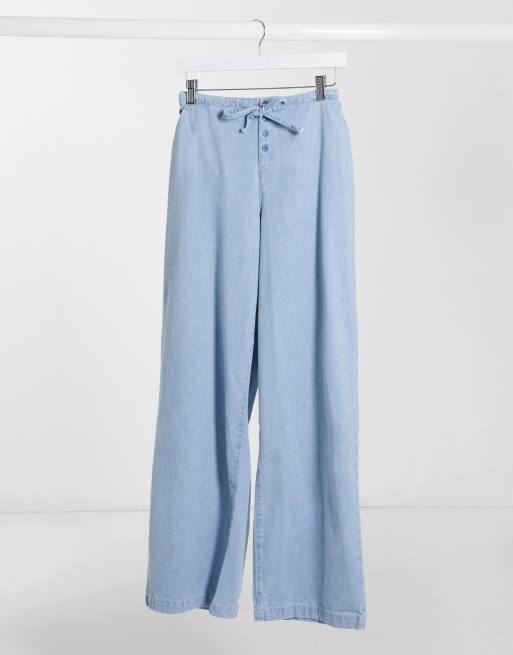 Lightweight pull 2024 on jeans