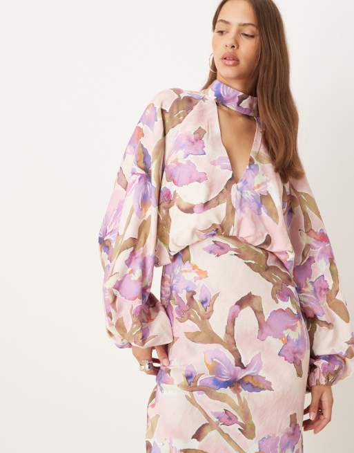 ASOS DESIGN – Lila maxiklänning med hög krage, djup ringning, blusärmar och blommönster i akvarellstil, 4 av 4