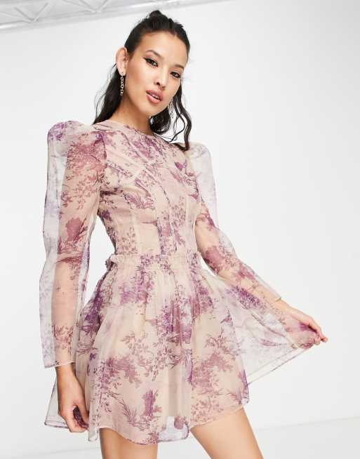 ASOS DESIGN – Lila miniklänning i organza med toile du jouy-mönster