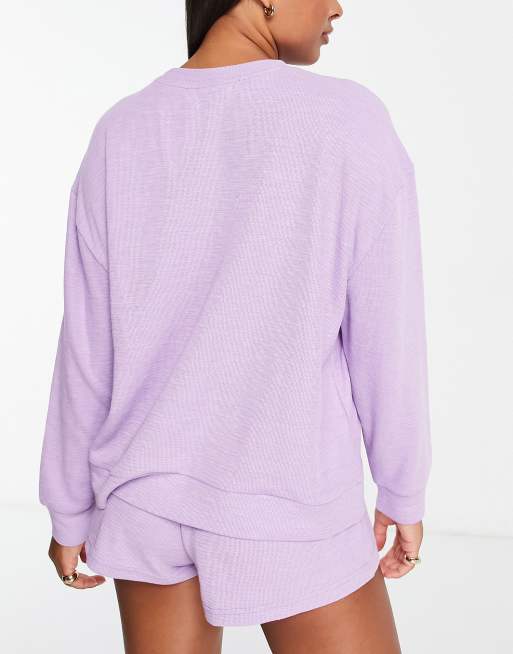 ASOS DESIGN – Lila mysset med sweatshirt och shorts i lätt material med struktur, 2 av 4