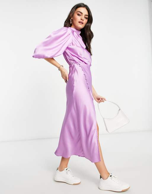 ASOS DESIGN –Lila tea-klänning i midi-stil och satin med veckad, draperad ringning och puffärm, 4 av 4