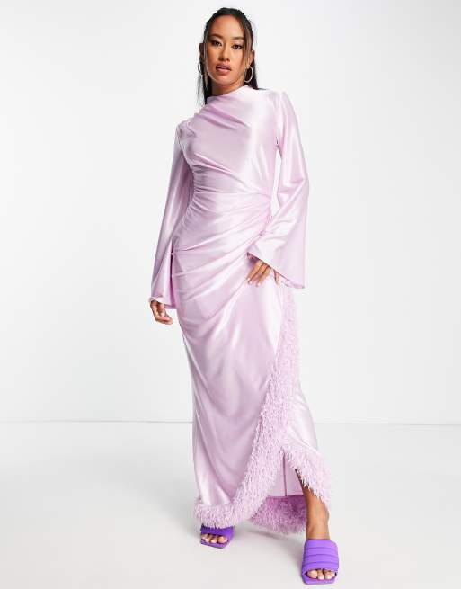 ASOS DESIGN – Liliowa sukienka maxi wykończona sztucznymi piórkami