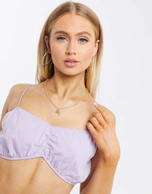 ASOS DESIGN – Liliowy bardzo krótki top z dekoltem typu bandeau z marszczonym przodem i wąskimi ramiączkami