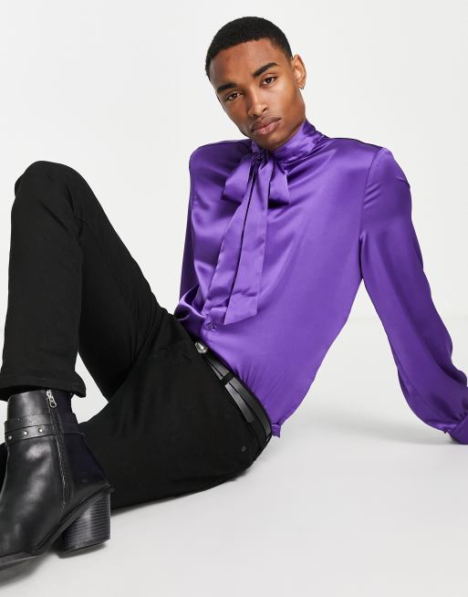 ASOS DESIGN - Lilla satinskjorte med bindebånd i halsen og store blousonærmer 