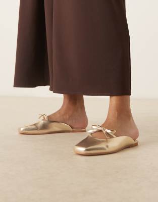 ASOS DESIGN - Lilo - Ballerina-Mules in Gold mit Schleife-Goldfarben