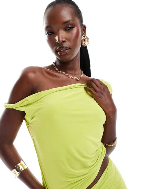 ASOS DESIGN - Limegrøn, stram og snoet offshoulder-overdel - Del af sæt