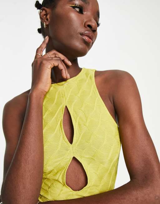 ASOS DESIGN – Limegrön midiklänning med struktur och utskurna detaljer framtill, 3 av 4