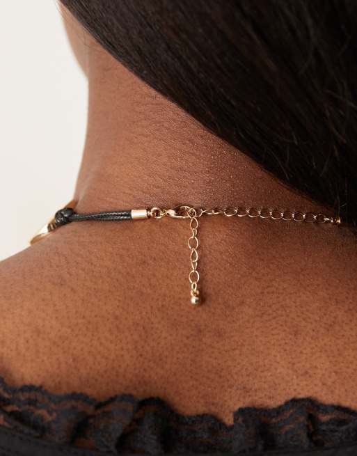 ASOS DESIGN – Limited Edition – Guldfärgat halsband med virvel och hamrad detalj, 3 av 3
