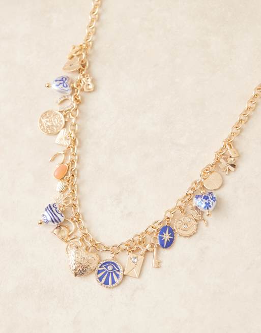 ASOS DESIGN – Limited Edition – Guldfärgat, kort halsband med blandade, stora berlocker, 3 av 3