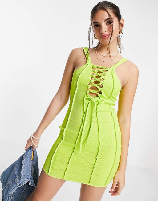 ASOS DESIGN – Limonkowa prążkowana sukienka mini z wyeksponowanym szwem
