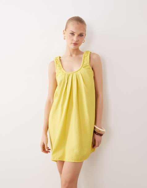 ASOS DESIGN – Limonkowa sukienka letnia mini z technicznego materiału z marszczonym dekoltem w kształcie litery U - view 1