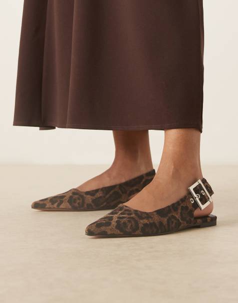 ASOS DESIGN – Linear – Leopardmönstrade ballerinaskor med hälrem, spänne och bred passform - view 1