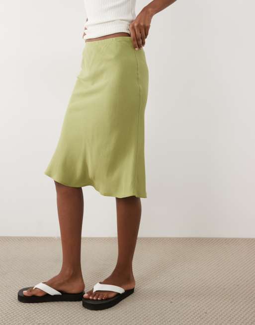 ASOS DESIGN linen blend 90's satin bias cut skirt in olive green, 2 of 5
