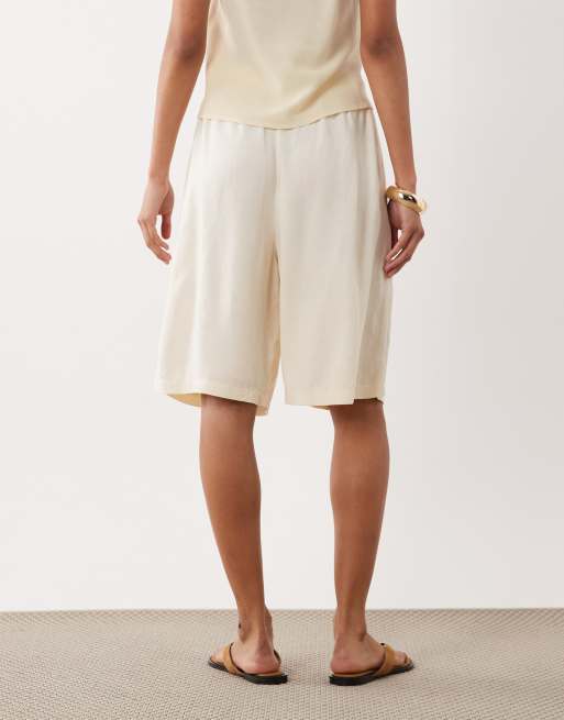 ASOS DESIGN linen blend bermuda short in ivory, 3 of 5