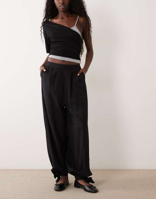 ASOS DESIGN linen blend co-ord balloon trouser in black, 2 of 5
