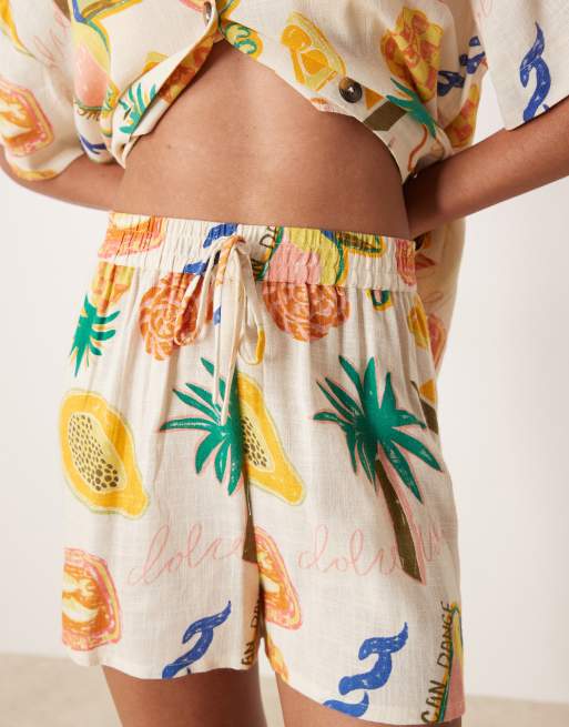 ASOS DESIGN linen blend shorts in tropical print (part of a set), 3 of 5