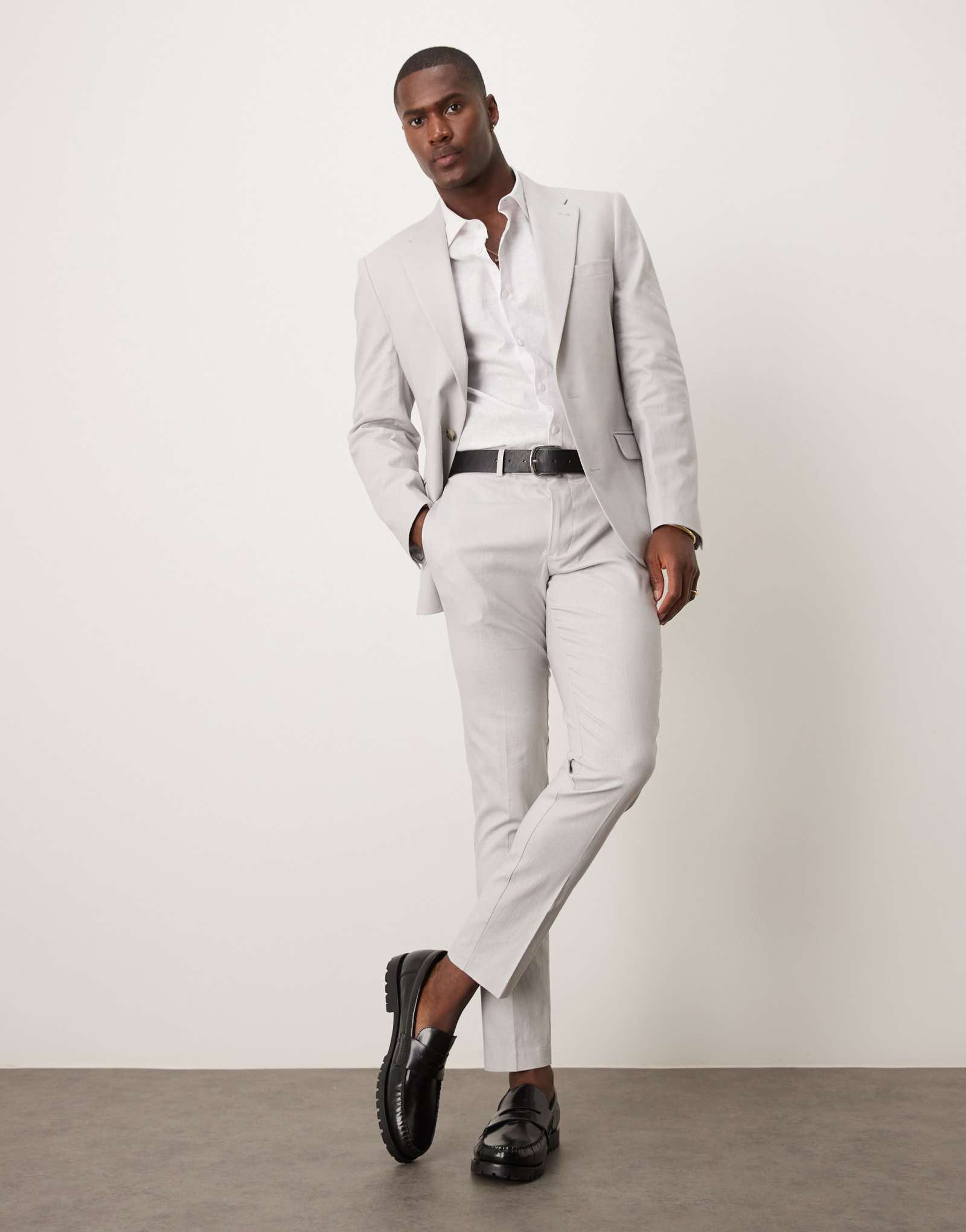 ДИЗАЙНЕРСКИЕ льняные брюки-скинни ASOS DESIGN из смеси льна серого цвета