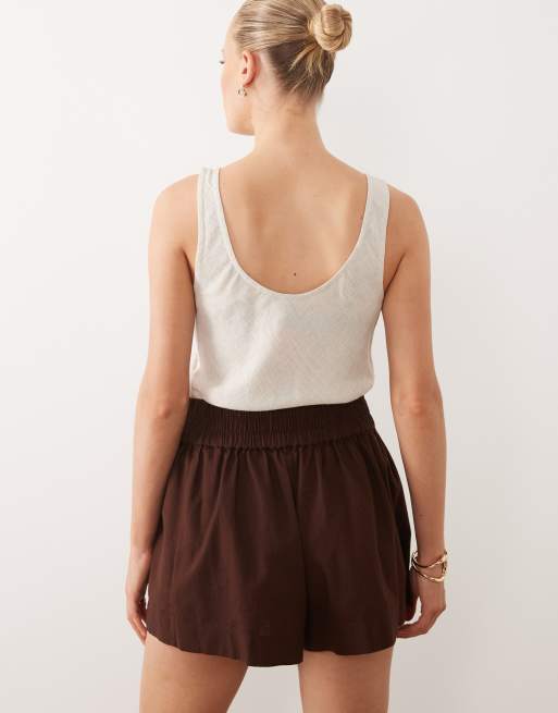 ASOS DESIGN linen look pull on shorts in chocolate, 5 of 5